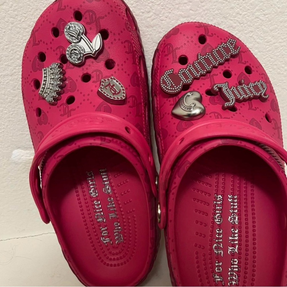 Juicy Couture Pink woman crocs with Charms